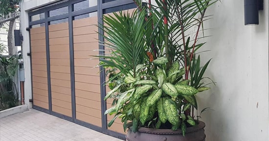 Modern WPC gate design